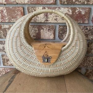 Vintage Wicker Style Handbag Crescent Shape Butterfly Clasp Floral Top Lovely!